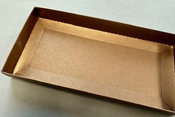 Pudelko typu szufladka z papieru ozdobnego denko 600x400 - Pudełka z kartonu ozdobnego